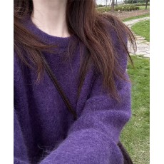 批发高级感紫色浣熊绒圆领<b class='q'>毛衣</b>女秋冬季小个子宽松慵懒风外穿针织上衣