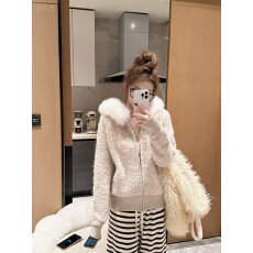 批发高级感软糯大毛领连帽针织<b class='q'>开衫</b>女2025冬季新款毛衣慵懒风宽松外套