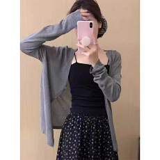 批发夏<b class='q'>秋</b>季薄款天丝防晒长袖针织开衫女气质百搭v领带扣空调罩衫上衣