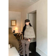 批发实拍实价  松弛感慵懒针织毛衣斗篷打底T恤上衣短裤套装