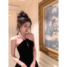 批发【璀璨人生】珍珠挂脖后背蝴蝶结丝绒<b class='q'>连衣裙</b>短裙