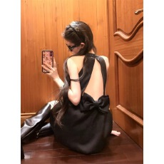 批发挂脖连衣<b class='q'>裙</b>女千金miu系穿搭蝴蝶结生日party小<b class='q'>礼服</b>露背性感包臀<b class='q'>裙</b>