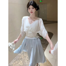 批发韩系穿搭套装女夏季巨好看纯欲白色V领露背上衣<b class='q'>雪纺</b><b class='q'>半身裙</b>两件套
