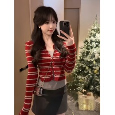 批发2025新款冬季V领纽扣修高级感针织衫复古撞色条纹假两件针织衫