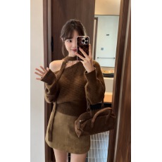 批发法式一字肩挂脖亮闪打底<b class='q'>毛衣</b>女秋冬季宽松露肩内搭针织衫上衣