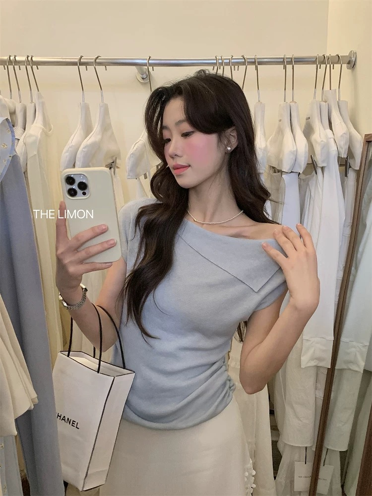 여름 레이스업 한 단어 오프숄더 디자인 센스 허리 수축 티셔츠 니트 스웨터 아름다운 도파민 비스듬한 어깨 의류 여성