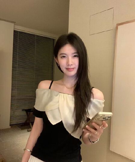 여름 디자인 센스 몸매 가꾸기 작은 대중 오프숄더 맨위 사소한 아름다운 품격 오프숄더 품격 반팔 티셔츠 여성