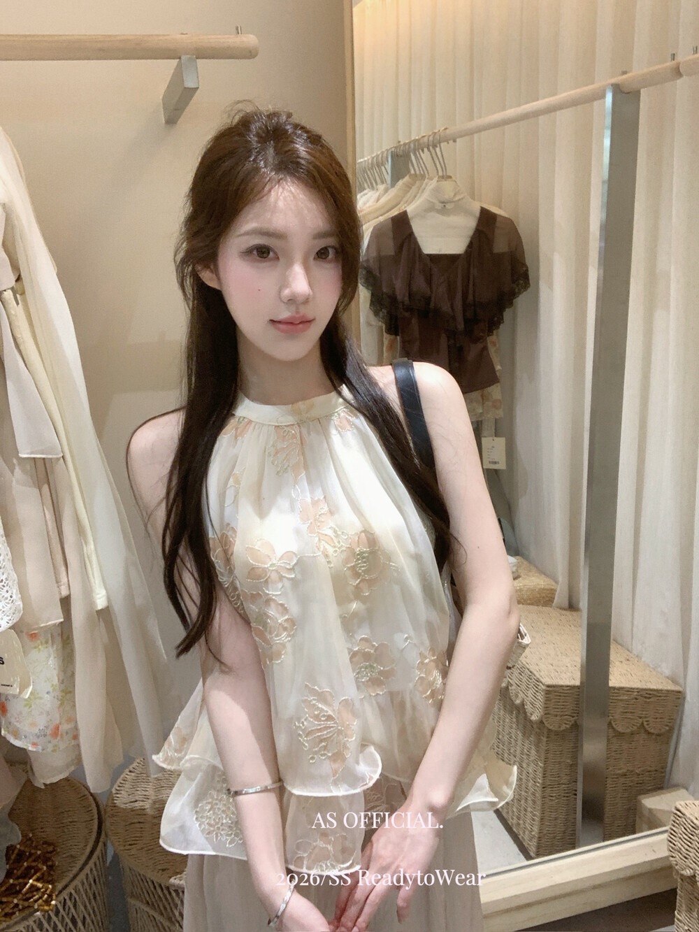 2026 여름 한 부서 순수한 욕망 분위기 센스 자카드 자수 행침 목 작은 셔츠 민소매 루즈핏 오프숄더 맨위 여성