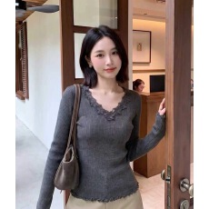 批发韩系秋季长袖针织衫设计感小众气质优雅风灰色V领蕾丝拼接上衣女