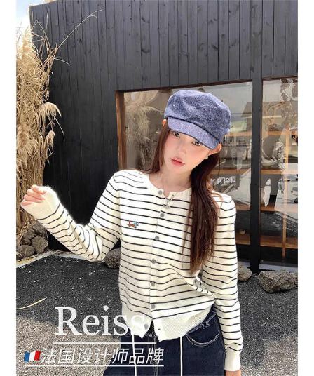프랑스 reissshop 보물 추천 프랑스식 부드러운 찹쌀 스트라이프 강아지 자수 긴팔 니트 루즈핏 맨위