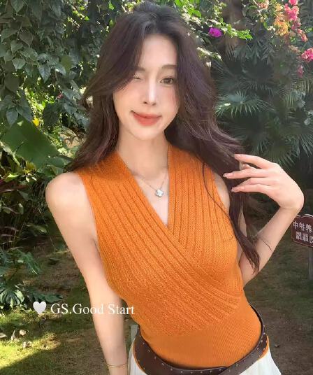 gs 열세 개 여성 의류 봄 여름 한 부서 품격 미니멀리즘 V넥 구덩이 기사 십자가 니트 민소매 조끼 몸매 가꾸기 맨위