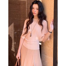 批发法式斗篷披肩<b class='q'>蝙蝠</b>袖粉色圆领冰丝短袖针织衫女夏季设计感小众上衣