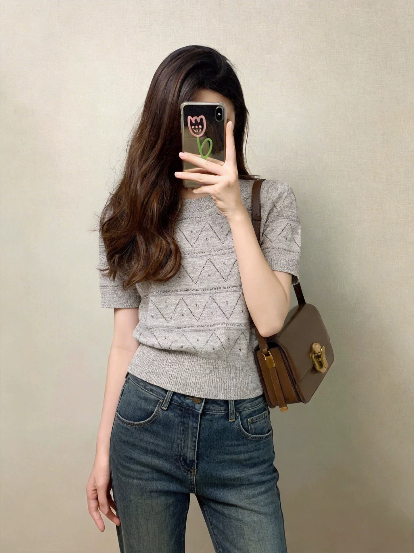프랑스식 회색 홀로우 아웃 얼음 실크 니트 반팔 티셔츠 여성 여름 고급 센스 chic Chic 몸매 가꾸기 슬림해 보이는 맨위