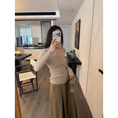 批发韩系chic长袖内搭针织毛衣女秋冬新款修身<b class='q'>显瘦</b>V领气质保暖打底衫