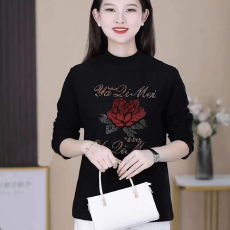 批发秋冬季高档烫钻洋气<b class='q'>t</b><b class='q'>恤</b>女宽松大码长袖亮钻时尚中老年<b class='q'>妈妈</b>装女士