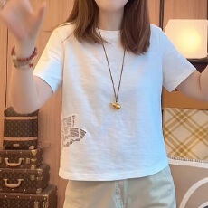 批发「镂空蝴蝶<b class='q'>T</b>」新款时尚镂空蝴蝶刺绣<b class='q'>T</b><b class='q'>恤</b>休闲圆领<b class='q'>短袖</b>百搭<b class='q'>女士</b>上衣