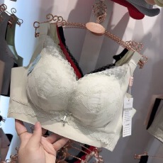 批发新舒适无痕蕾丝无侧骨薄款内衣女小胸聚拢收副乳防下垂调整型文胸