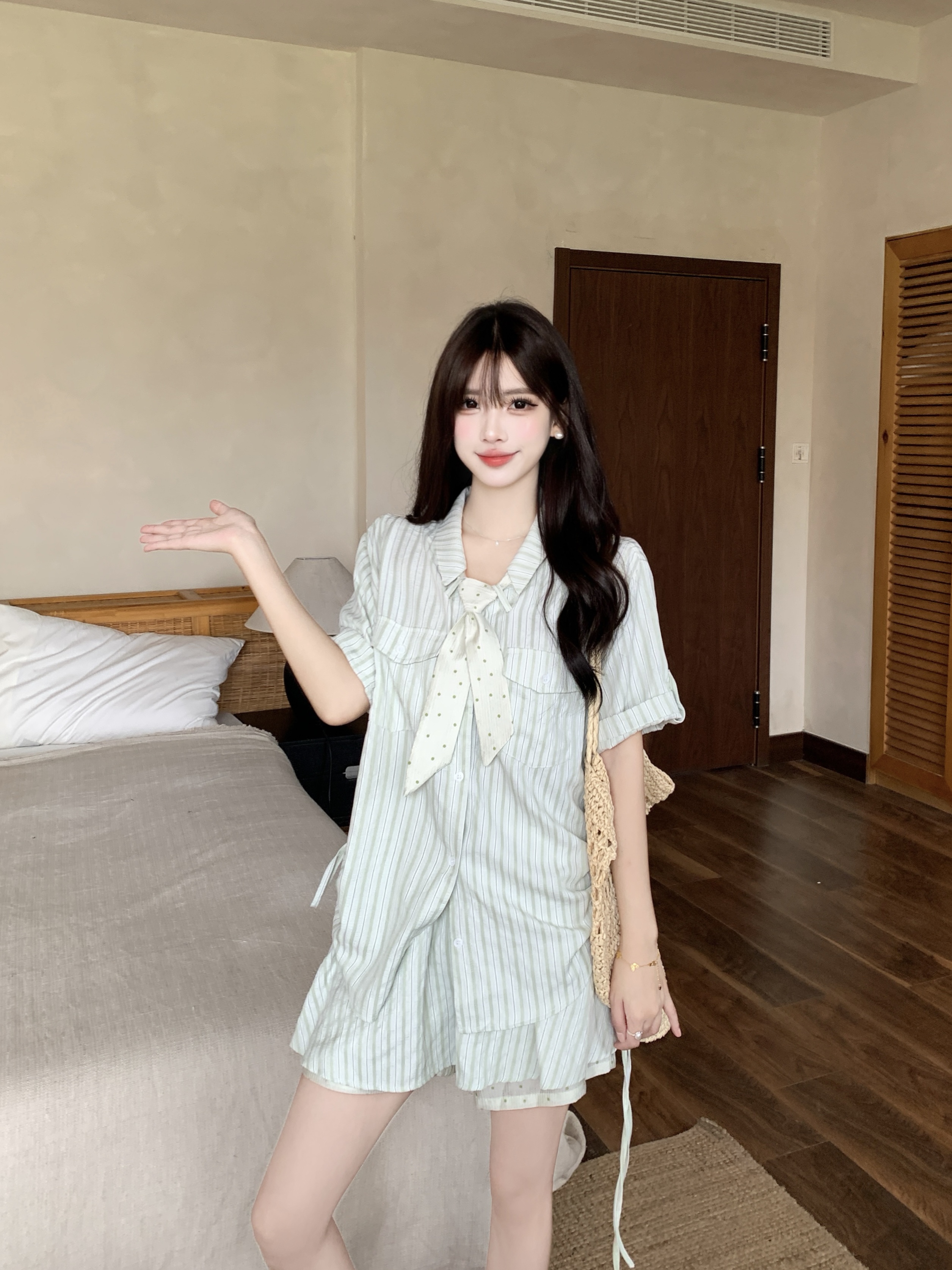 青提果冻夏季新款竖条纹上衣波点丝巾裙子三件套装  服裝批發女裝批發服飾貨源