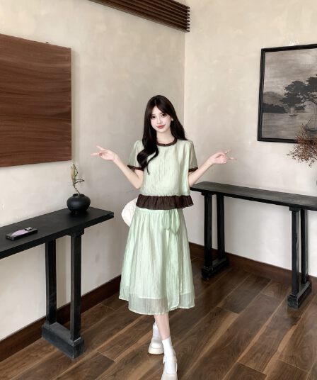 실사 플러그 Na 연애 편지 마이크로 지방 빅 사이즈 신선함 달콤함 연령 감소 페이크 레이어드 배색 셔츠 반신 치마 세트