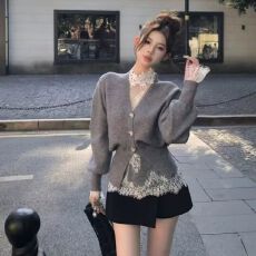 批发法式温柔时尚软糯V领针织开衫+ 绣花蕾丝打底衫+半身裙套装三件套