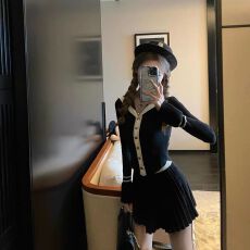 批发高级感初秋小香风套装女针织收腰显瘦上衣高腰百褶半身短裙两件套