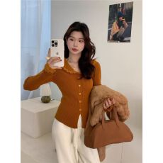 批发秋冬2025新款韩版甜美风娃娃领蕾丝边拼接针织喇叭袖上衣女