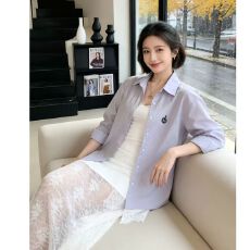 批发通勤穿搭套装甜美设计感蕾丝拼接修身半透包臀吊带裙宽松显瘦衬衫