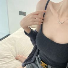 批发新款纯色简约优越外扩显胸休闲可拆卸磨毛吊带背心内搭背心带胸垫