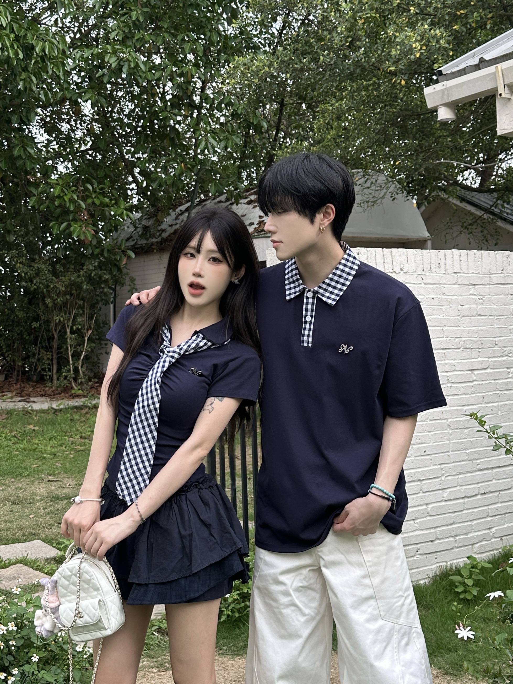 실사 여름 패치워크 몸매 가꾸기 체크무늬 커플룩 반팔