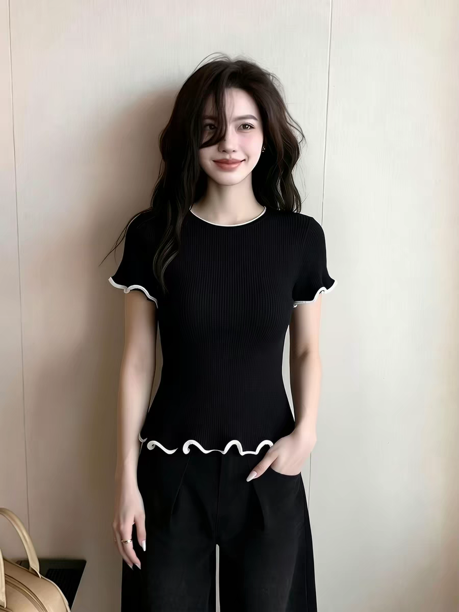 프랑스식 디자인 센스 프릴 반팔 맨위 여성 2026 새로운 캐주얼 검정색 작은 대중 다용도 품격 니트 스웨터