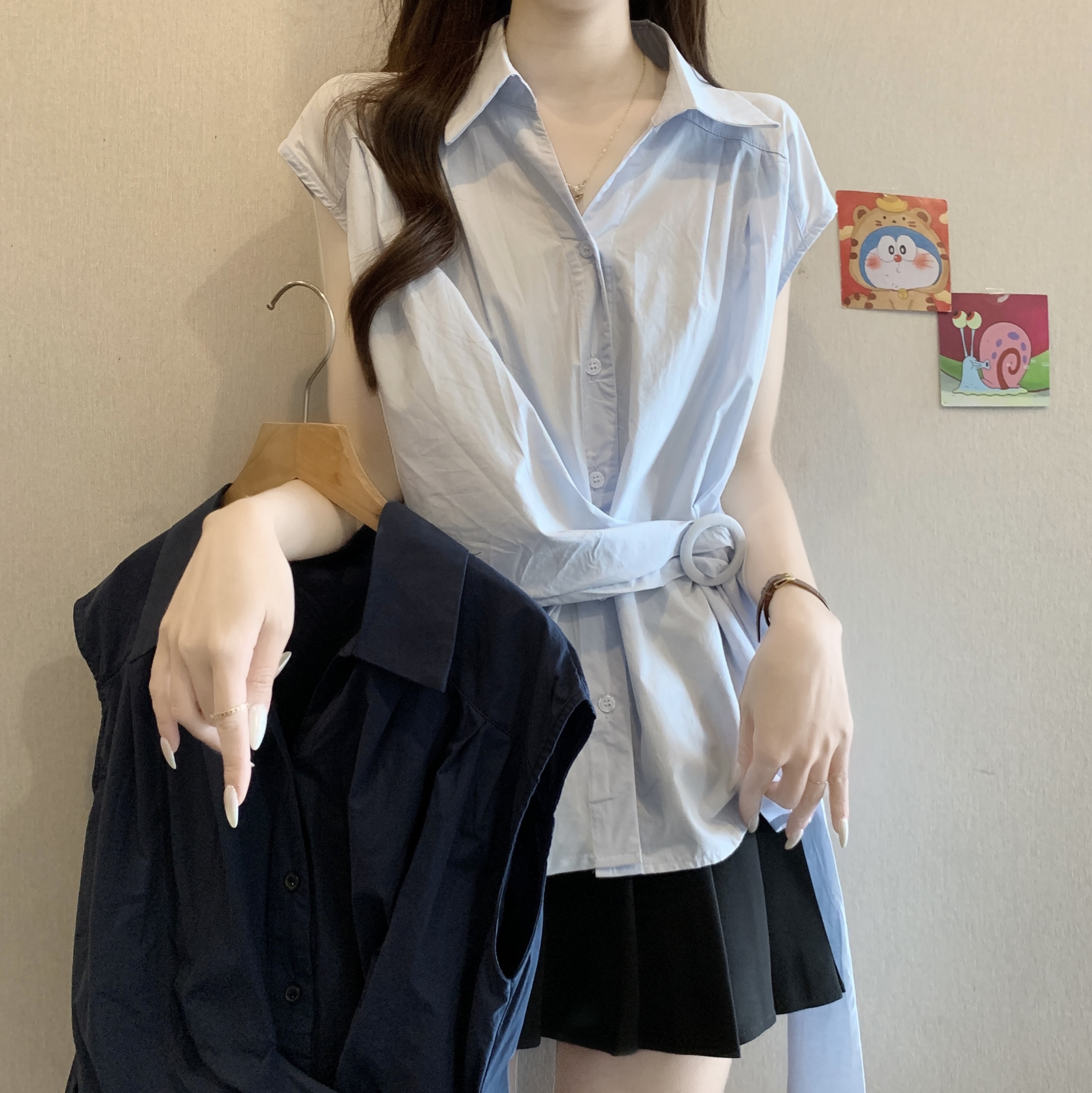 디자인 센스 불규칙 스트랩 폴로 칼라 긍정적 인 어깨 반팔 여성 셔츠 여름 새로운 지방 mm 루즈핏 슬림해 보이는 품격 맨위