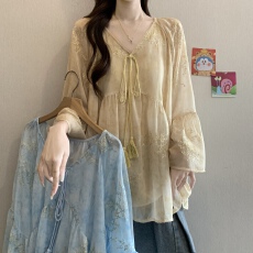 批发法式V领刺绣<b class='q'>雪纺衫女</b>夏新款胖MM宽松遮肚气质减龄喇叭袖防晒衬衫