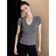 批发韩系灰色蕾丝V领针织短袖女夏季2026新款修身显瘦设计感气质上衣