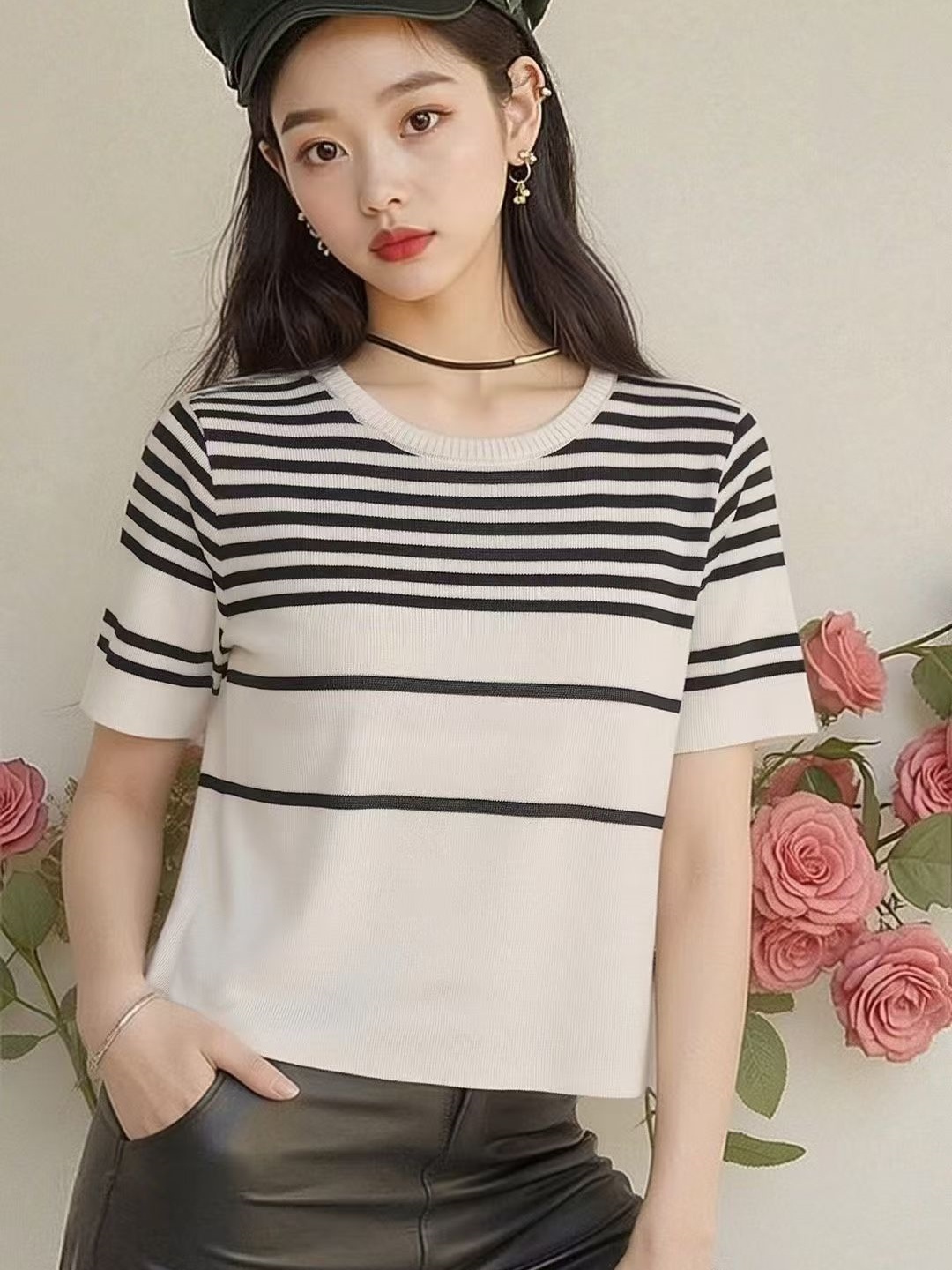 2026 년 봄 여름 새로운 패션 미니멀리즘 라운드 넥 고유 한 스트라이프 티셔츠 얼음 차가운 실크 니트 반팔 맨위 여성