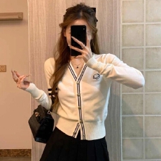 秋季新款长袖外套学院撞色春季宽松气质修身针织正肩开衫上衣