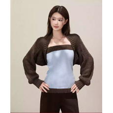 批发蝙蝠袖坎肩绞花<b class='q'>短款</b>毛织外套女秋季撞色收腰抹胸背心套装