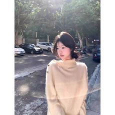 批发慵懒风高级设计感高领毛衣<b class='q'>女</b>秋冬宽松外穿软糯奶呼呼套头白色上衣