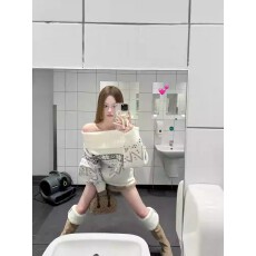 费尔岛一字肩慵懒毛衣搭配毛绒拼接休闲短裤时尚两件套女