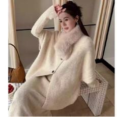 批发厚款宽松型蝙蝠开衫连衣裙毛领三件套设计师百搭秋冬时尚韩系套装