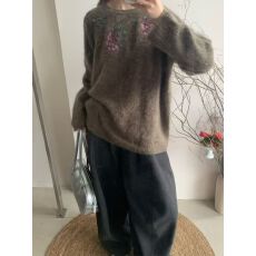 批发设计感圆领气质洋气毛衣女2025冬季新款韩版宽松显瘦休闲减龄上衣