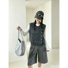 批发灰色圆领针织背心马甲外套女秋冬新款印花设计感无袖<b class='q'>毛衣</b>叠穿上衣