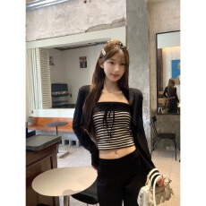 批发黑色<b class='q'>修身</b>短款针织开衫外套女秋季新款超好看辣妹长袖小上衣