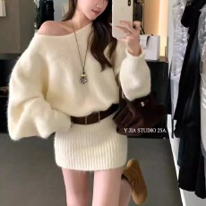 批发已出货 纯欲风可拉露肩针织连衣裙女2025秋宽松辣妹包臀裙送腰带