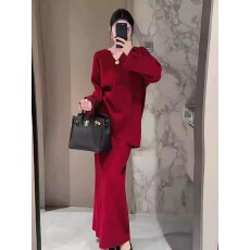 批发2025<b class='q'>秋</b>冬新款网红时尚气质显瘦减龄红色喜庆新年孕妇套装两件大码