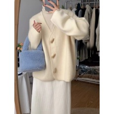 批发牛角扣毛衣外套女<b class='q'>春</b>秋季2025新款爆款针织开衫软糯慵懒风v领上衣