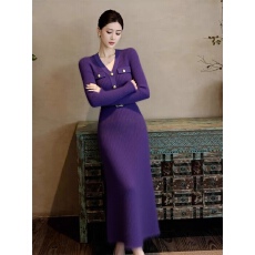 批发韩国绝美紫色针织<b class='q'>连衣裙</b>女冬配大衣高端法式漂亮巨好看掐腰长裙子