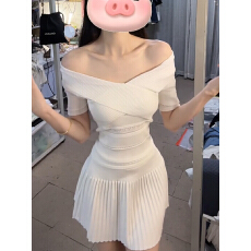 批发夏日小白花 针织套装女春夏季一字肩<b class='q'>上衣</b>百褶裙两件套
