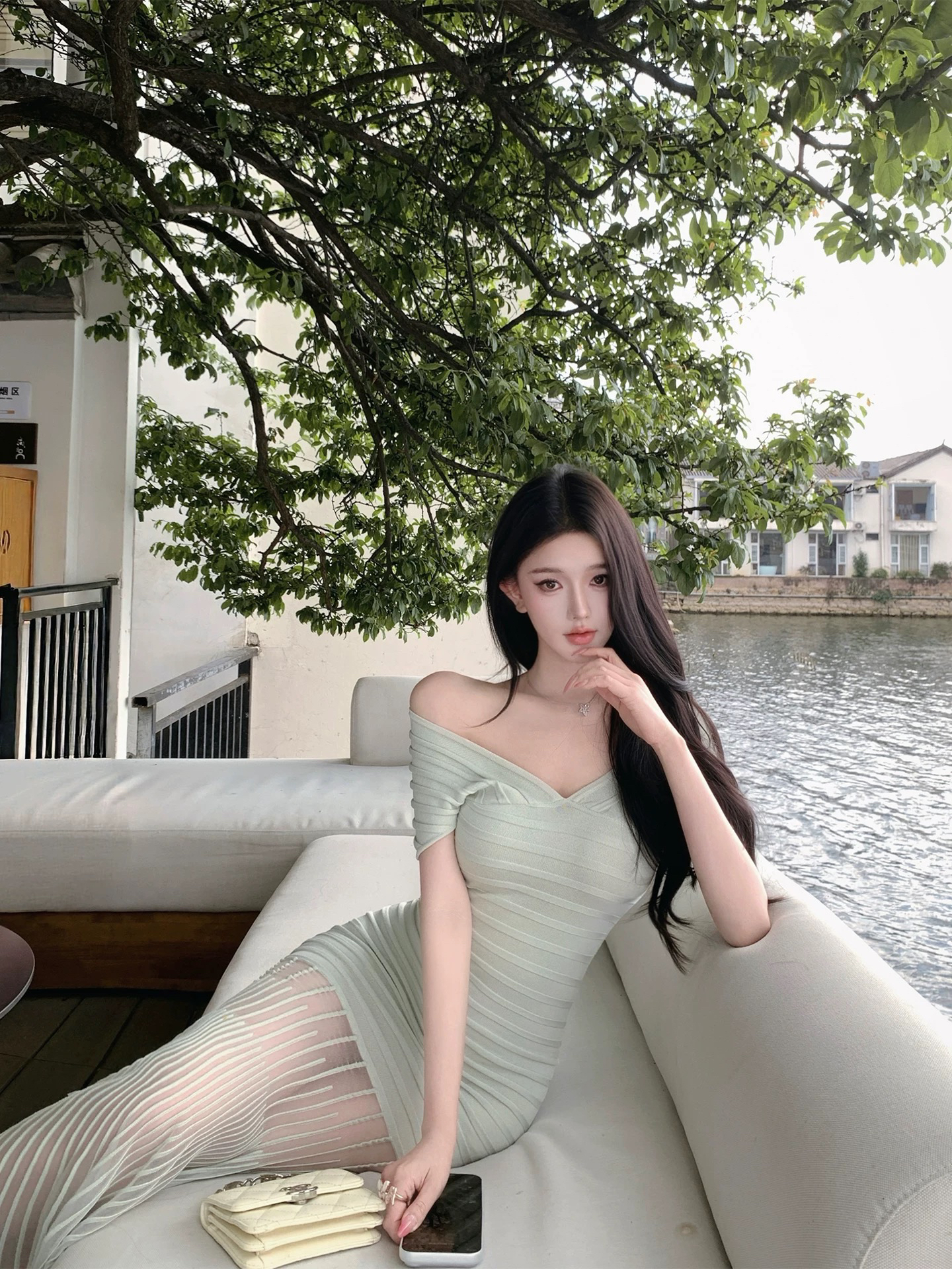 jayky yang 봄날 부드러운 빛 빅 브이 넥 몸매 가꾸기 인어 꼬리 롱 코트 타이트 스커트 허리 수축 슬림해 보이는 니트 원피스
