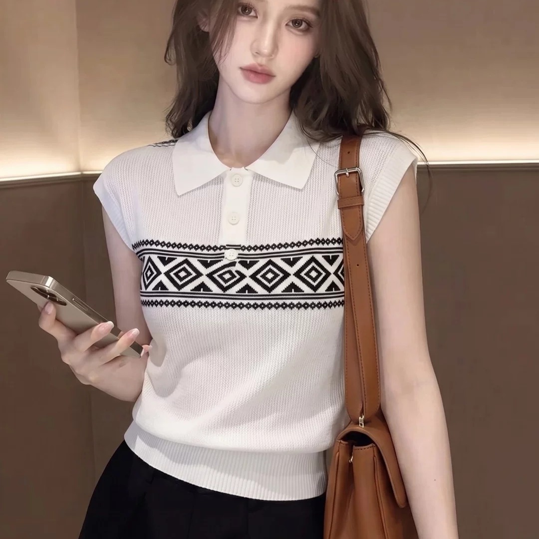 작은 대중 Chic 배색 디자인 센스 POLO 칼라 얼음 실크 니트 스웨터 슬림해 보이는 출퇴근 패션 2026 여름 맨위 여성
