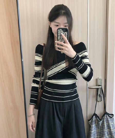 있음 도착 이른 가을 프랑스식 십자가 V넥 몸매 가꾸기 스트라이프 니트 스웨터 오프숄더 스웨터 몸매 가꾸기 맨위 여성 가을